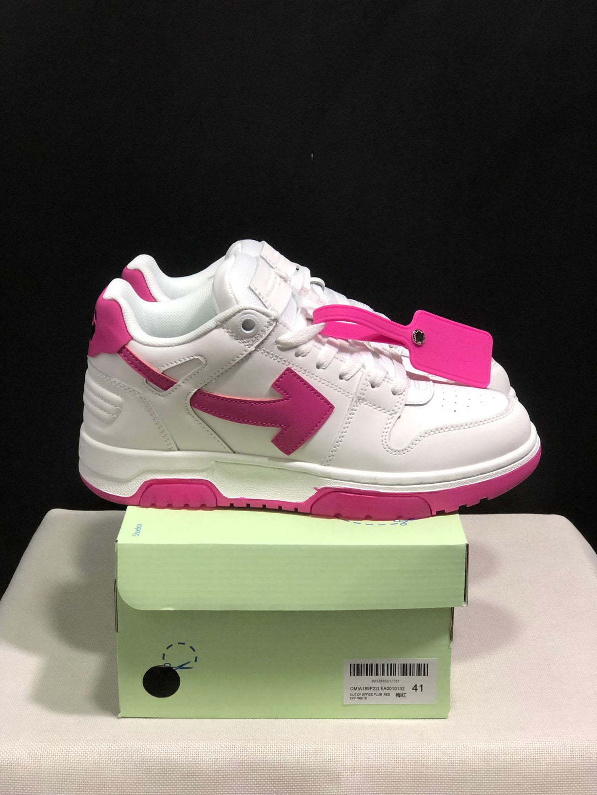 Arrow Leather Sneakers