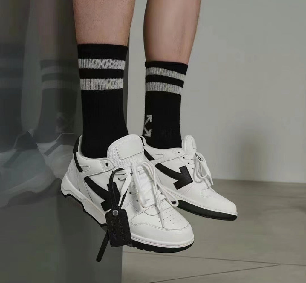 Arrow Leather Sneakers