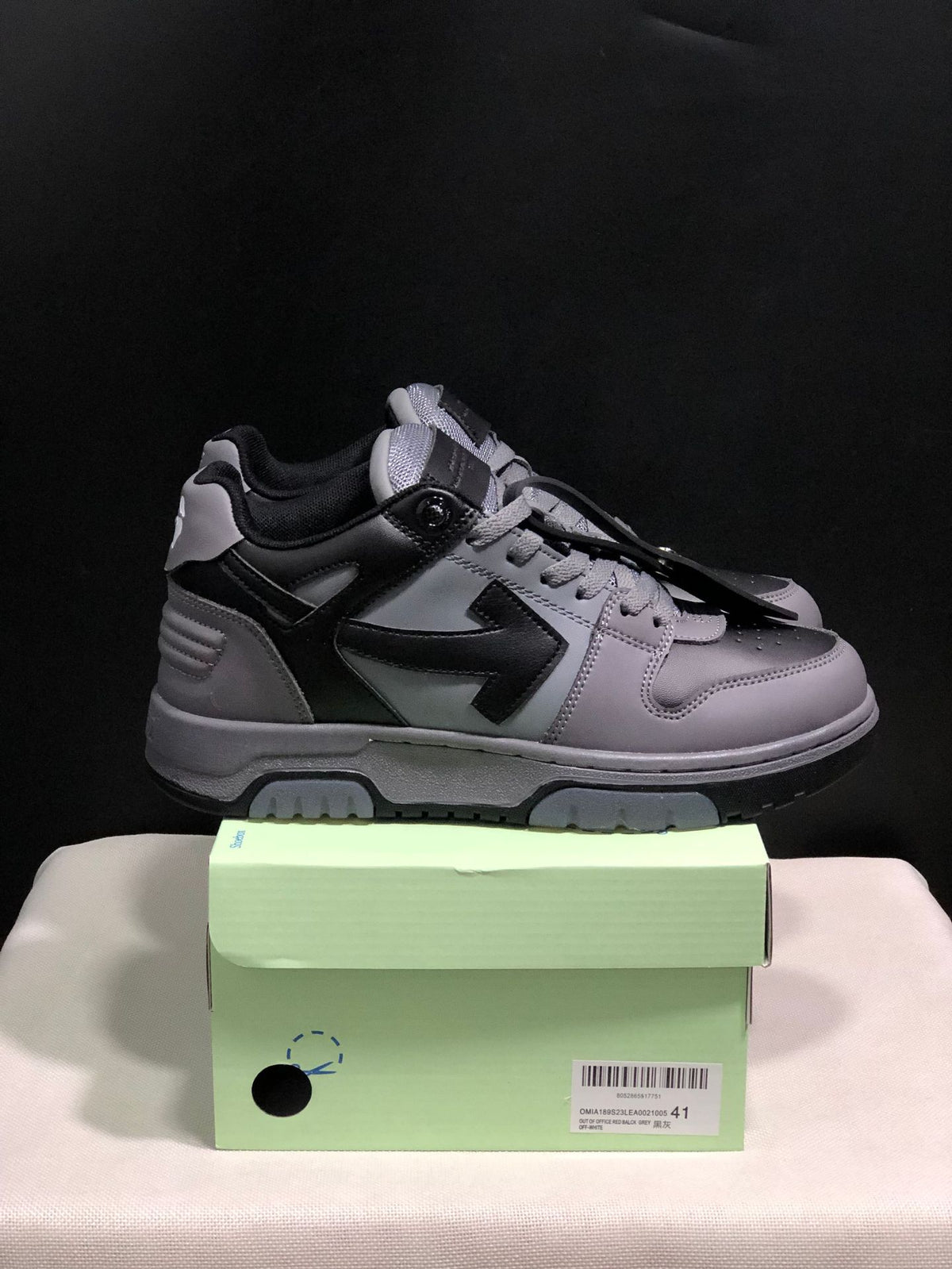 Arrow Leather Sneakers