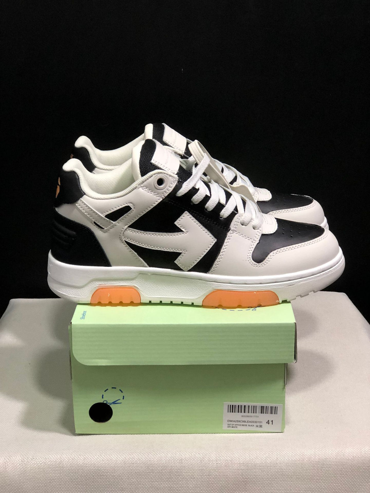 Arrow Leather Sneakers