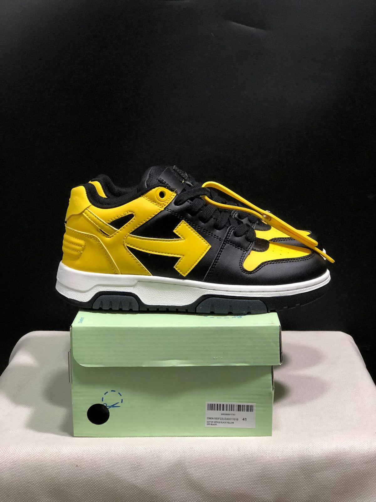 Arrow Leather Sneakers