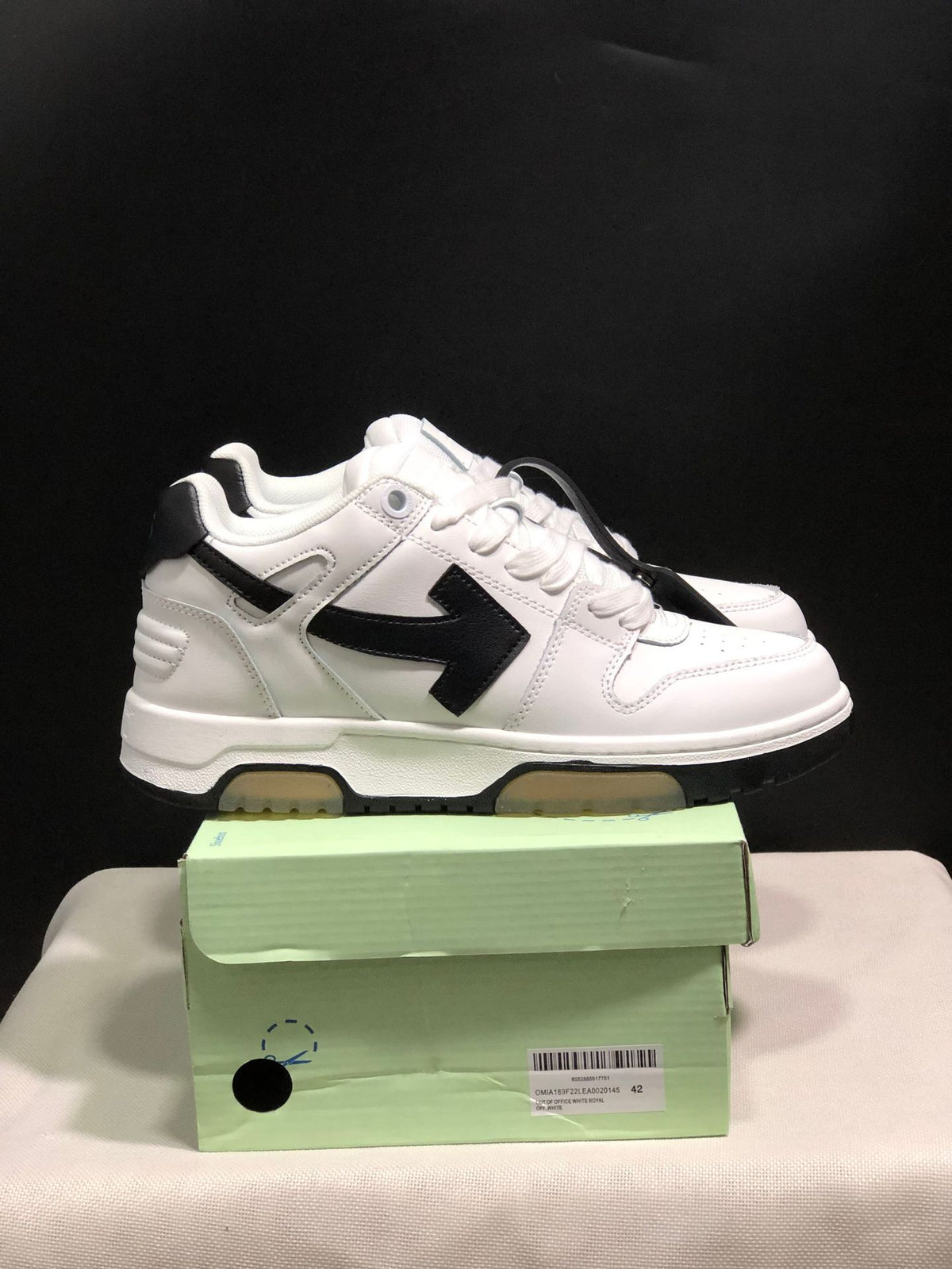 Arrow Leather Sneakers