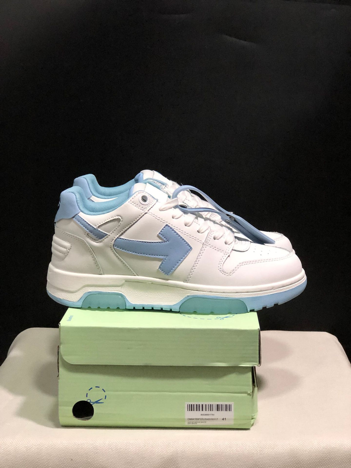 Arrow Leather Sneakers
