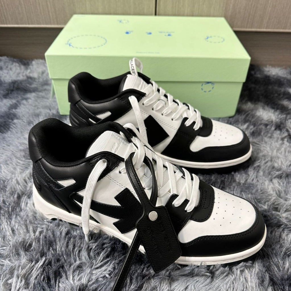 Arrow Leather Sneakers